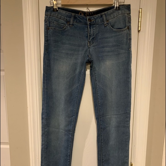 See 7 Jeans - Picture 1 of 4